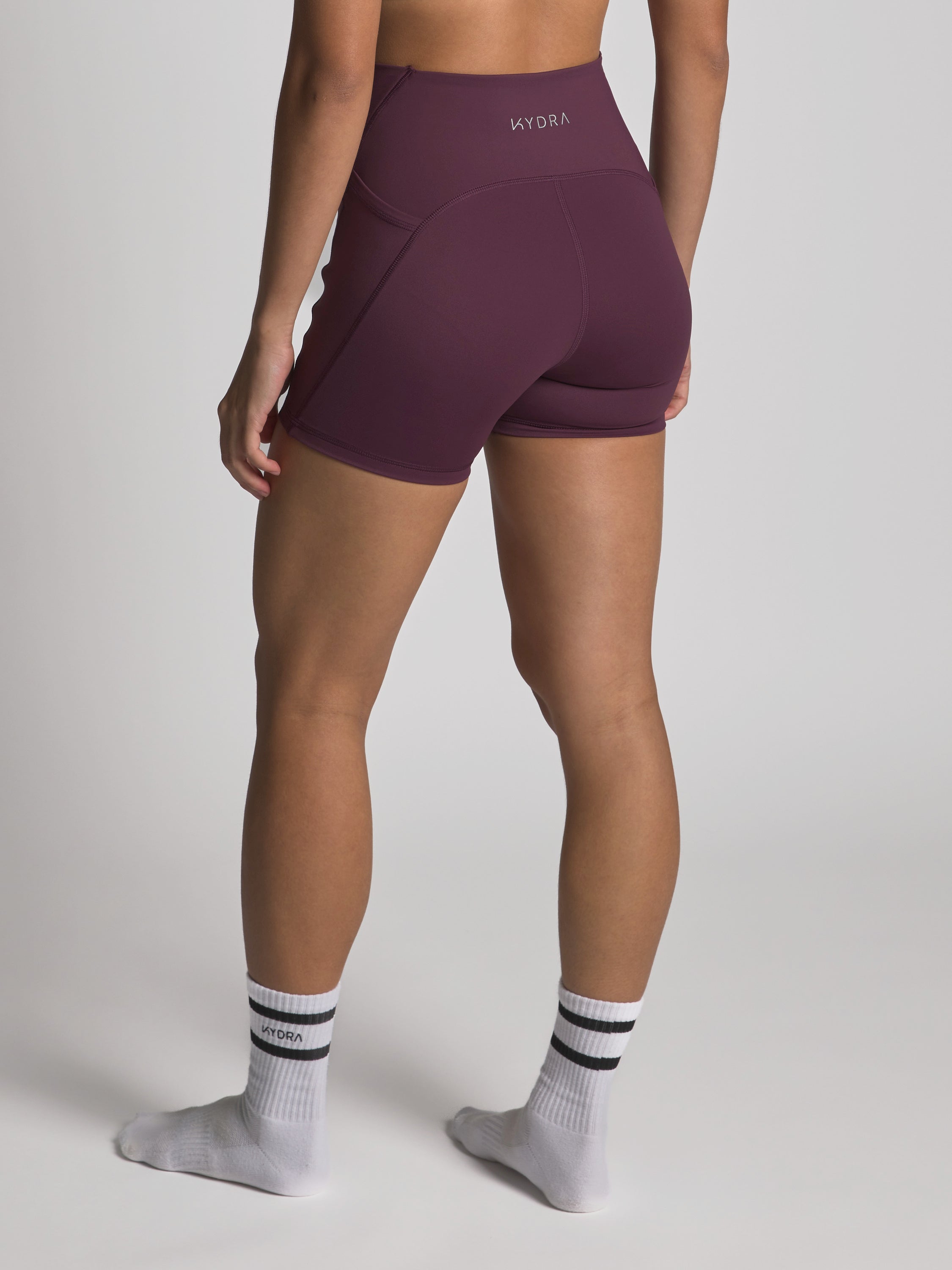 Apex 4" Pocket Shorts - KYDRA #color_Acai