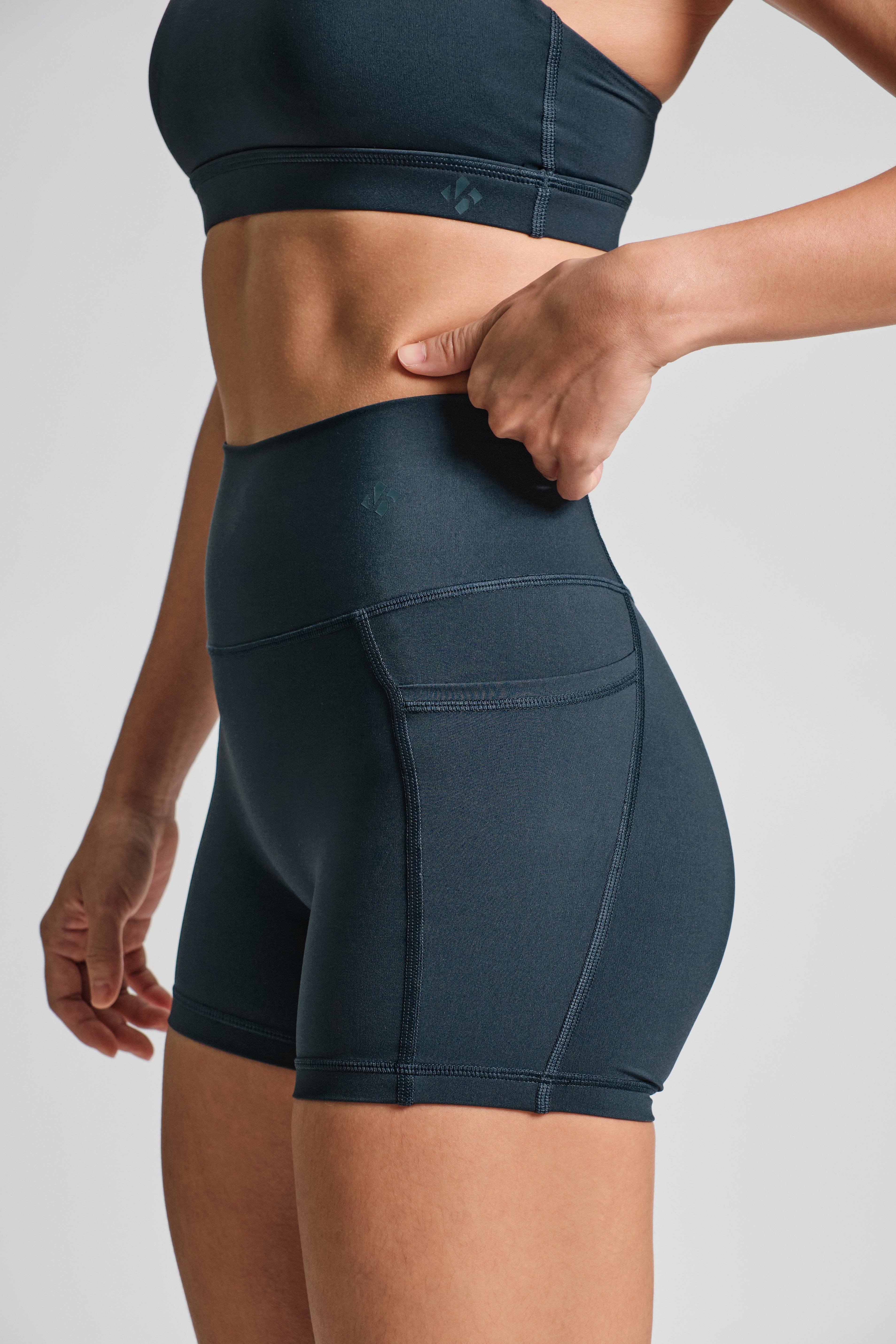 Kyro 4" Pocket Shorts - KYDRA #color_Deep Ocean